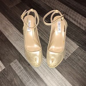 Jennifer Lopez peep toe heels, size 8.5